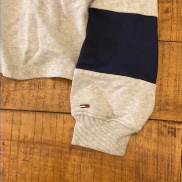 Women’s Tommy Jean Sweater - Picture 4 of 6